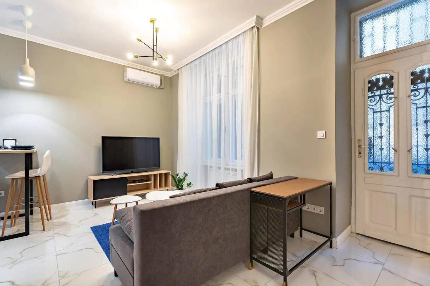 Apartment Luxurious In The Heart Of